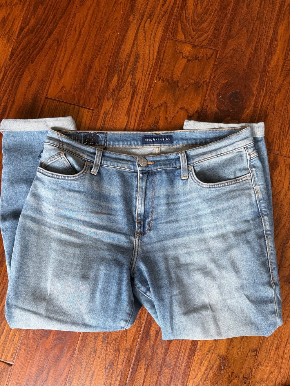 Rock & Republic Men's Light Wash Relaxed Jeans